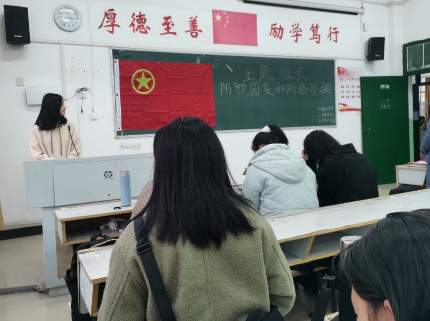 4C0C0